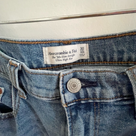 Abercrombie & Fitch Light Blue Slim Straight Jeans - Picture 3 of 3